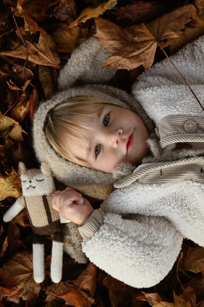 Pourquoi Choisir des Accessoires Tricotés pour Bébé Faits Main ?