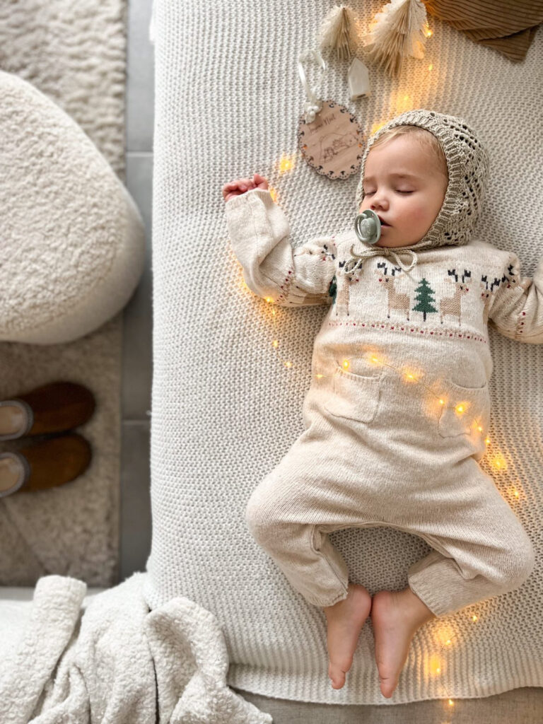 Pourquoi le Tricot Fait Main est-il le Cadeau de Naissance Parfait, Intemporel et Durable ?